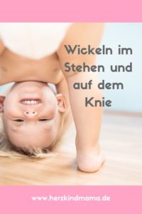 Wickeln im Stehen praktischer Tipp für Wickelkinder